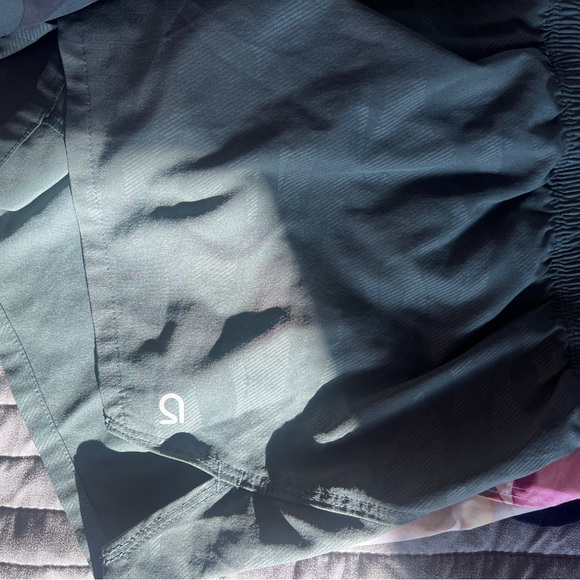 Women’s GAP athletic shorts - Picture 4 of 7